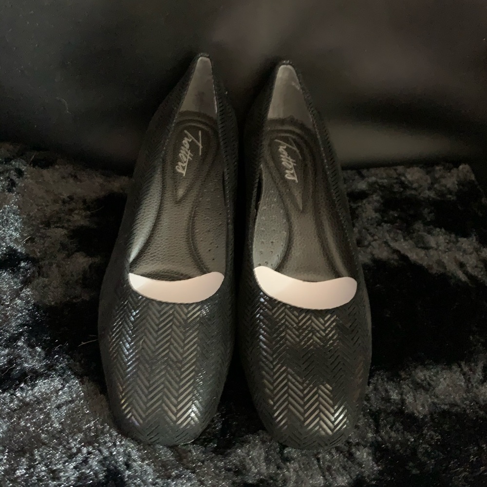 Trotters "Lauren" Black Suede Slip On Sm Wedges - Picture 2 of 4